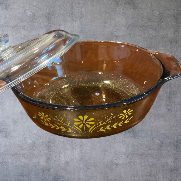 GLASBAKE 1.5 Qt. Casserole Dish with Lid - Picture 3 of 5